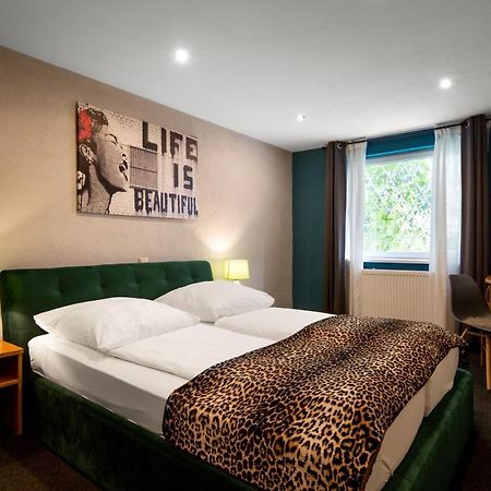 Smarthotel Flamingo Self Check-In Гисен Экстерьер фото